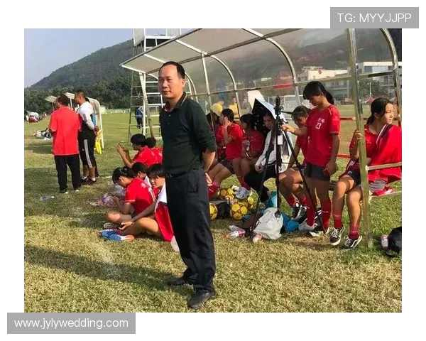 对话黄伟：回顾足球生涯中的挑战与成就分享