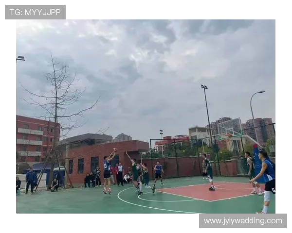 成都篮球队在选拔赛中以92分高居积分榜首位展现强劲实力