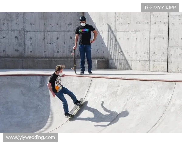 极限运动战术解析:北京极限运动队中路突破体系的创新与实践 极限运动战术解析:北京极限运动队中路突破体系的创新与实践