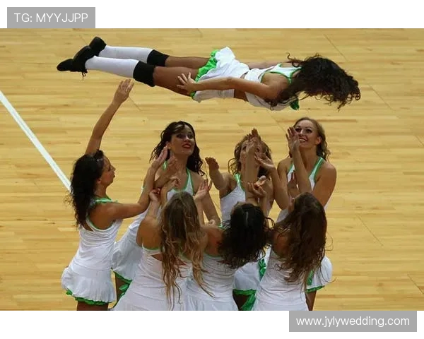 深圳街舞队的区域防守策略揭秘与舞蹈艺术的深度结合分析 深圳街舞队的区域防守策略揭秘与舞蹈艺术的深度结合分析