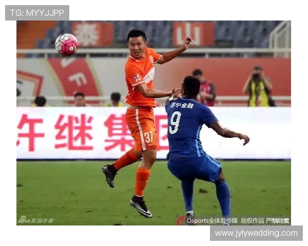 中超焦点战苏宁迎战鲁能双方争夺季后赛名额激烈对决即将上演