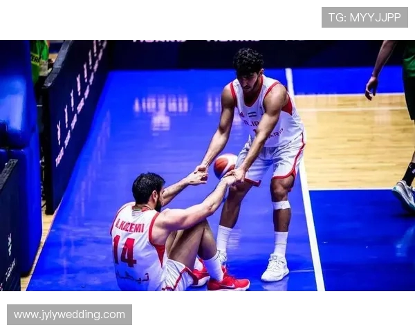 伊朗男篮与菲律宾激战正酣精彩瞬间回顾与赛后分析 伊朗男篮与菲律宾激战正酣精彩瞬间回顾与赛后分析