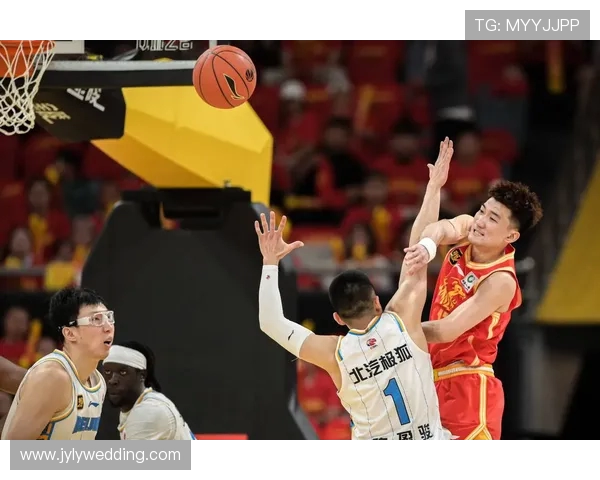 山东男篮对决江数队CBA直播精彩瞬间回顾与分析 山东男篮对决江数队CBA直播精彩瞬间回顾与分析