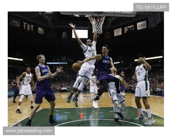 林书豪勇士对阵黄蜂的精彩对决回顾与赛后分析 林书豪勇士对阵黄蜂的精彩对决回顾与赛后分析