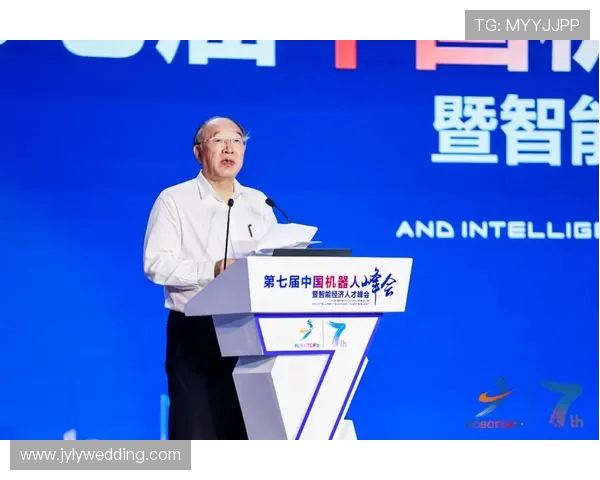 专访周芳揭秘英雄联盟成功背后的策略与创新之路