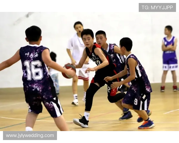 南京篮球队荣登篮球团队协作排行榜第一名展现卓越团队精神与实力 南京篮球队荣登篮球团队协作排行榜第一名展现卓越团队精神与实力